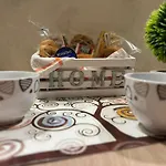 Dele Home